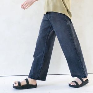 B Sides Elissa Jean in Stil Black